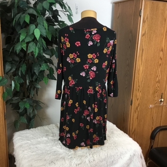 TORRID Size 1 black floral button down baby doll style 3/4 sleeve 🔝 - Picture 9 of 15